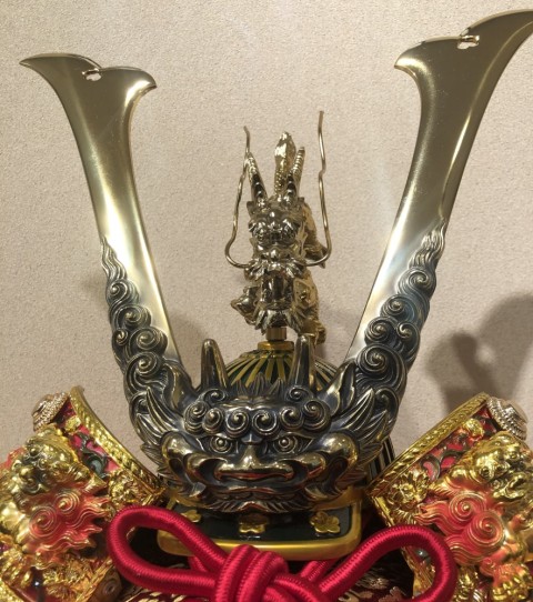 Large dragon lion helmet (with cushion and wooden tag)