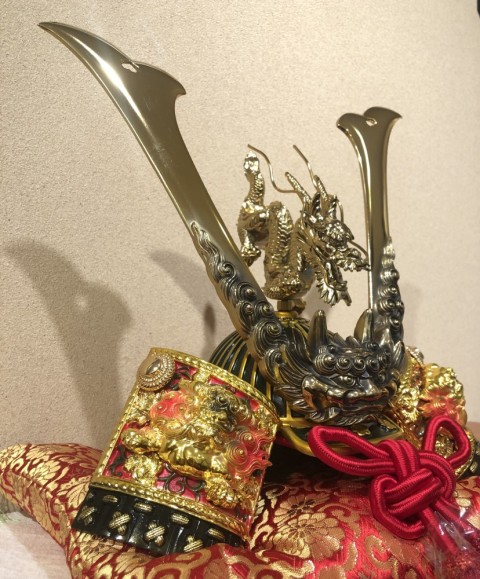 Large dragon lion helmet (with cushion and wooden tag)
