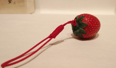Netsuke, Strawberry